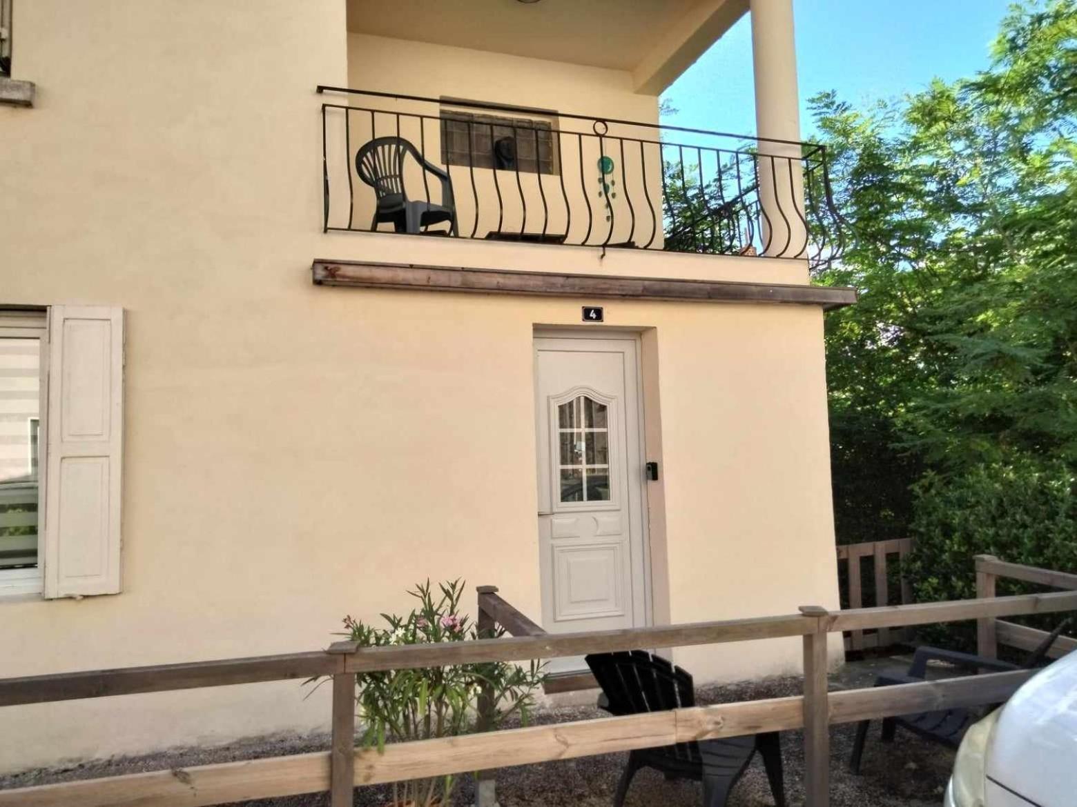 Appartement Chaleureux Avec Parking Gratuit Сарла-ла-Канеда Екстериор снимка